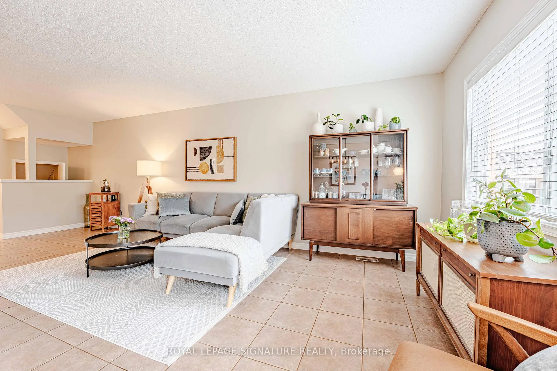 Photo 7 of 22 Curzon Crescent, Guelph, Willow West/Sugarbush/West Acres — HOMEH