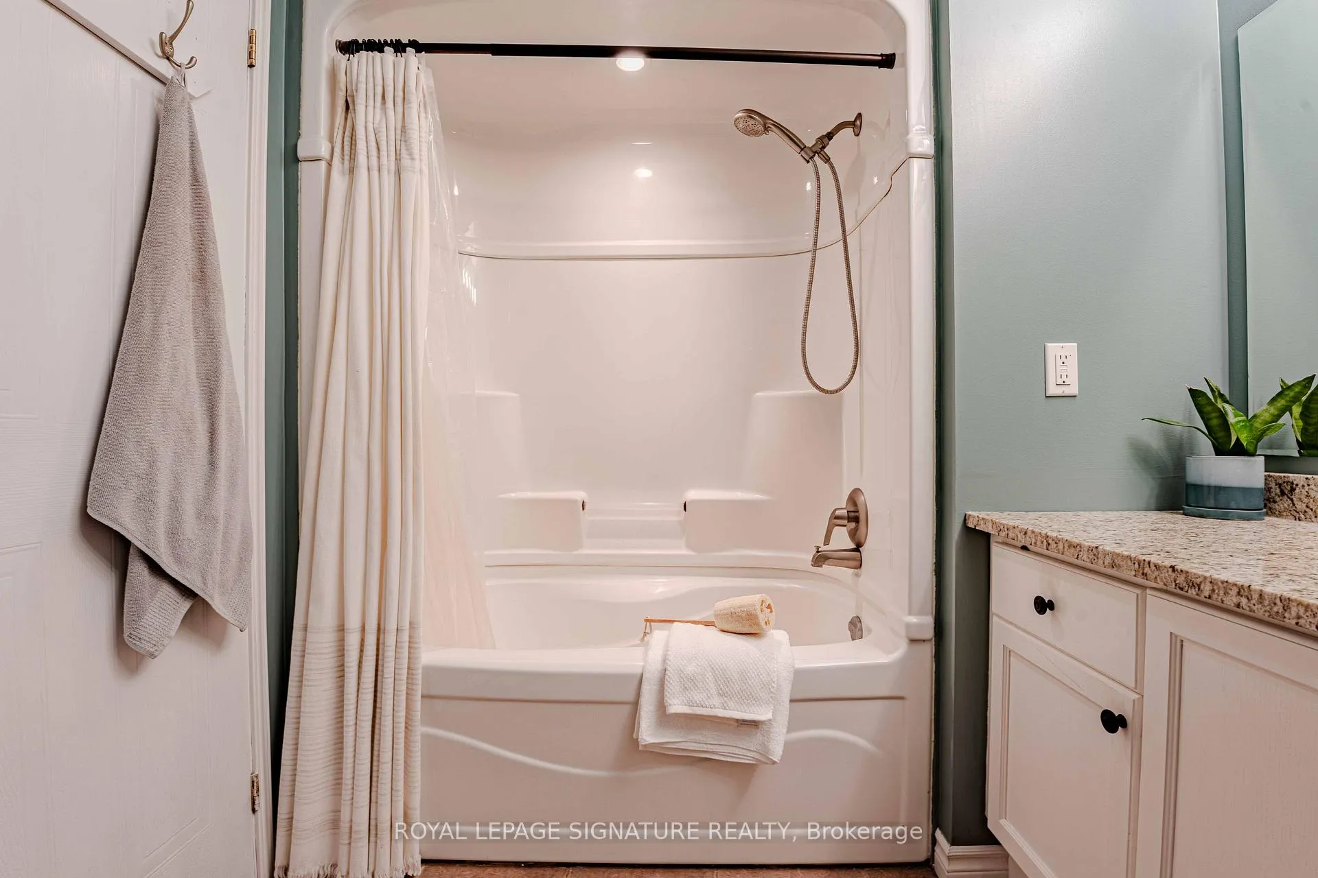 Photo 28 of 22 Curzon Crescent, Guelph, Willow West/Sugarbush/West Acres — HOMEH