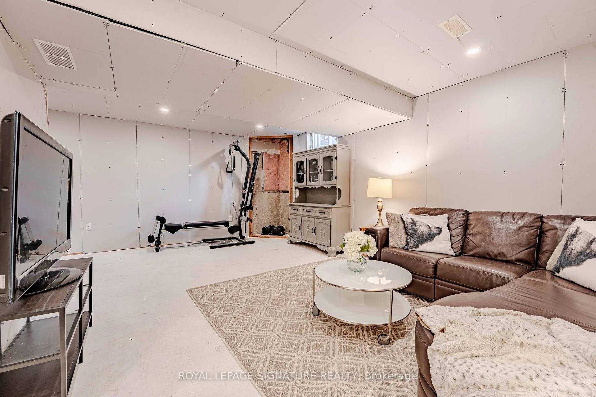 Photo 32 of 22 Curzon Crescent, Guelph, Willow West/Sugarbush/West Acres — HOMEH