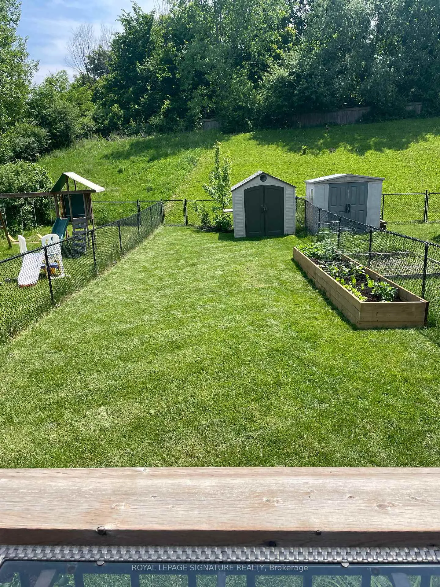 Photo 37 of 22 Curzon Crescent, Guelph, Willow West/Sugarbush/West Acres — HOMEH