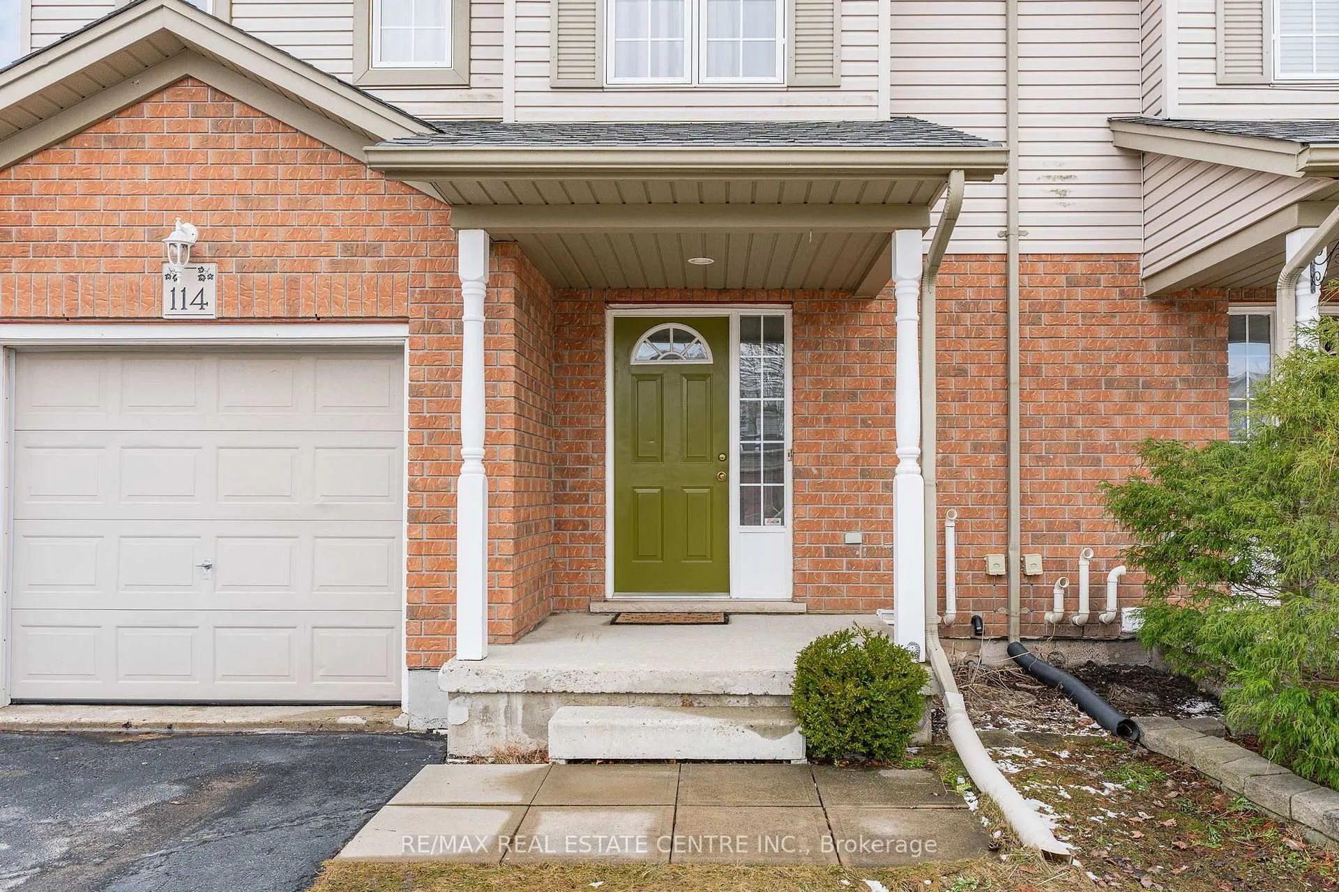 Photo 2 of 114 Stiefelmeyer Crescent, Wilmot — HOMEH