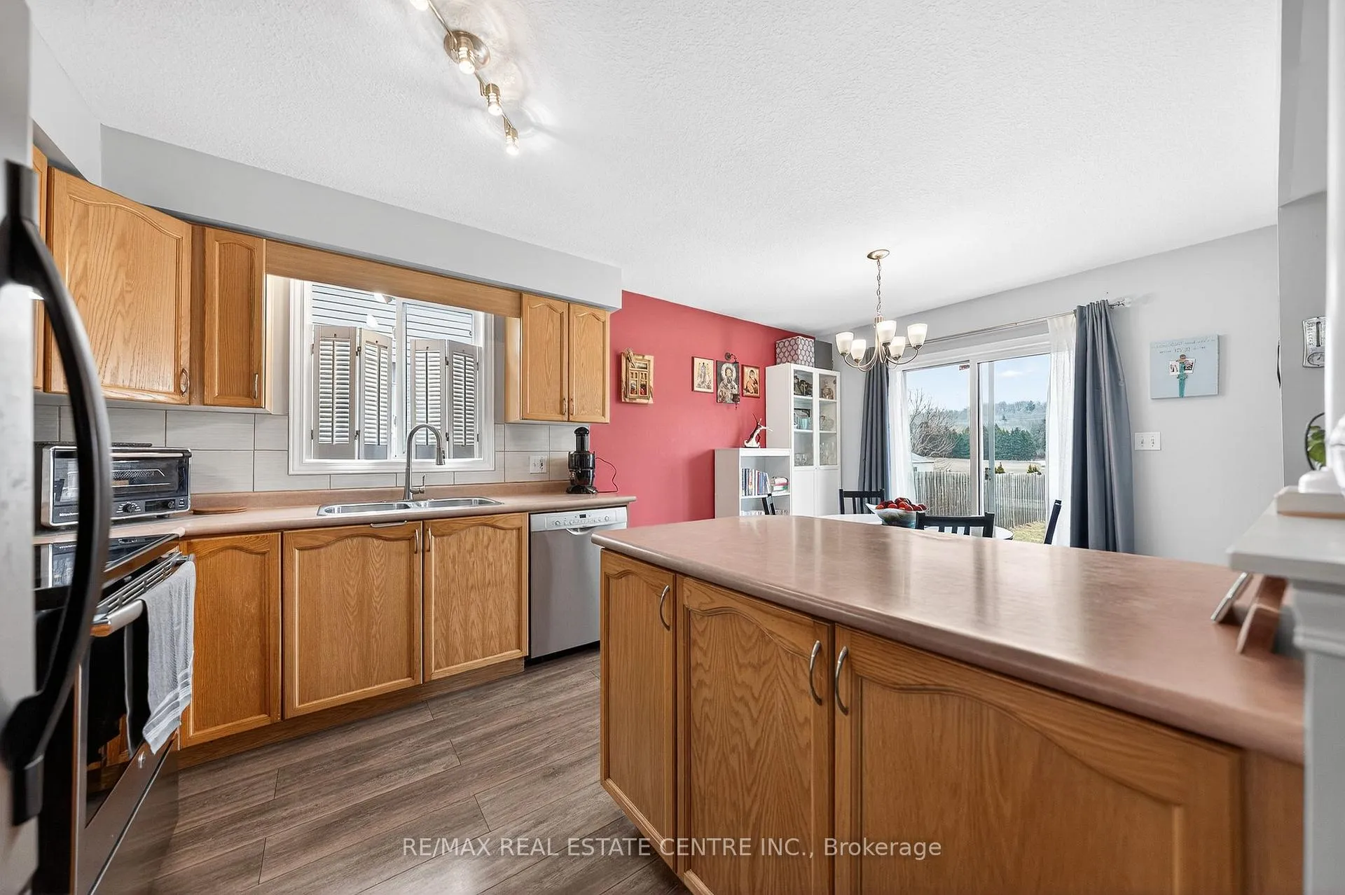 Photo 14 of 114 Stiefelmeyer Crescent, Wilmot — HOMEH