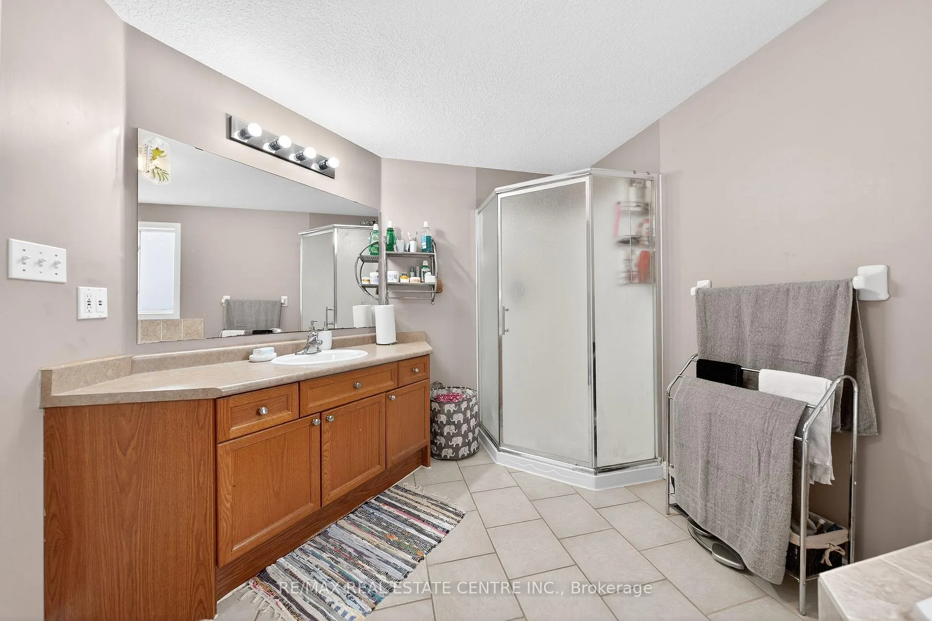 Photo 25 of 114 Stiefelmeyer Crescent, Wilmot — HOMEH