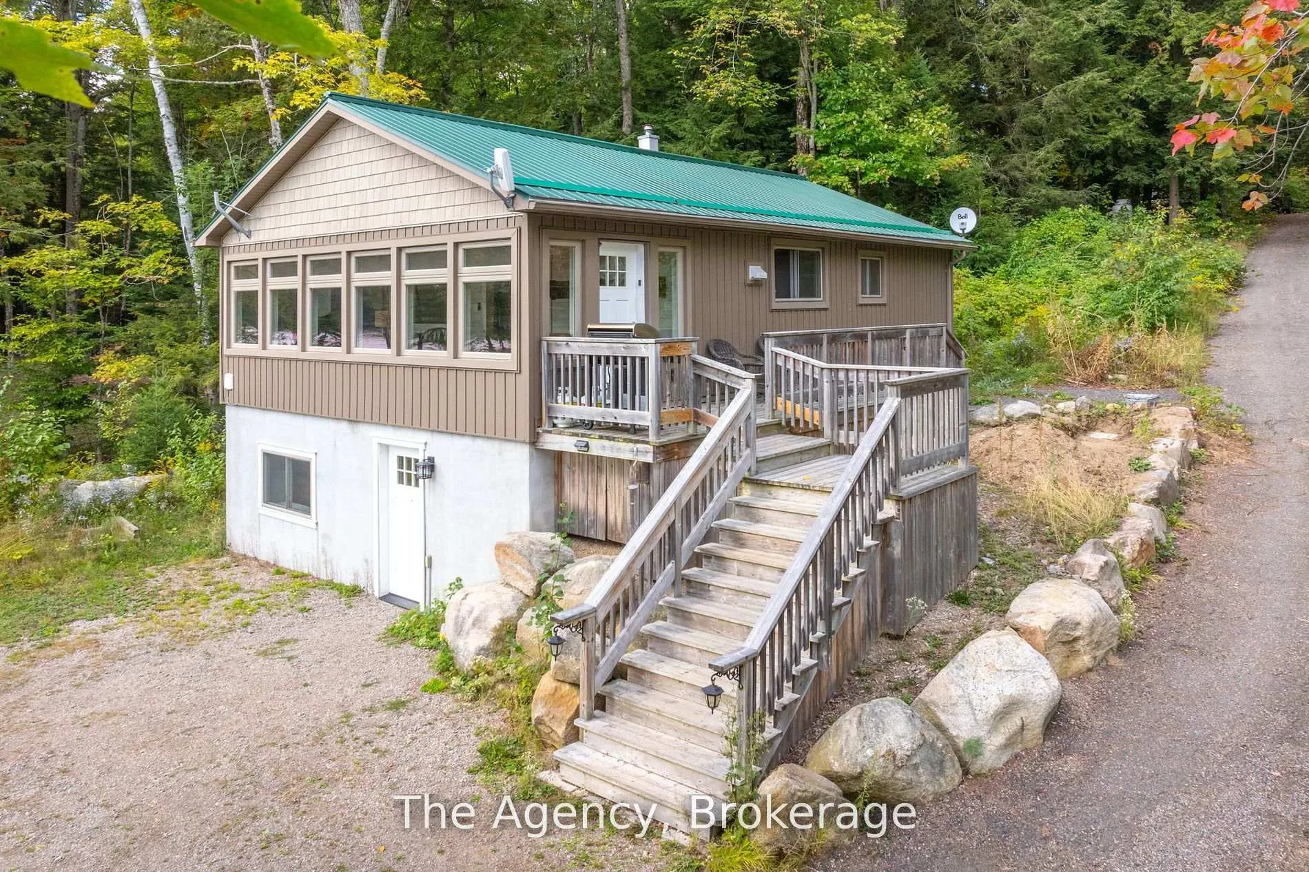 Photo 4 of 1032 Lakeshore Drive S, Bracebridge, Oakley — HOMEH
