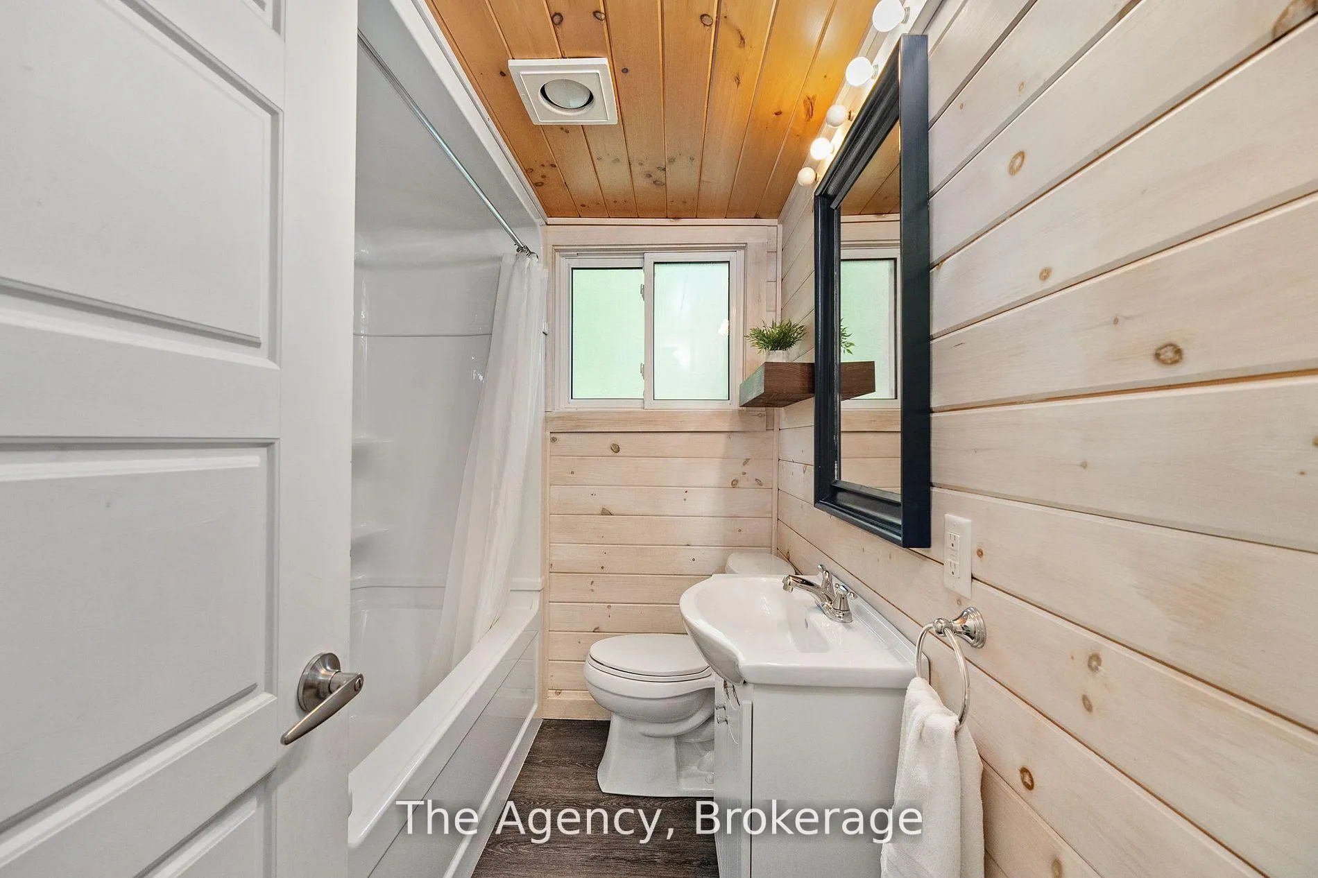 Photo 22 of 1032 Lakeshore Drive S, Bracebridge, Oakley — HOMEH