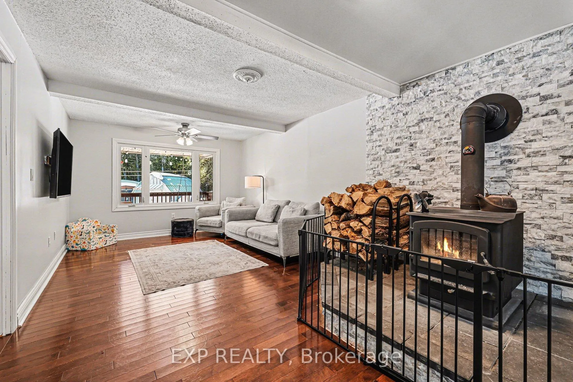 Photo 3 of 4250 511 Highway, Lanark Highlands, Lanark Highlands (Lanark) Twp — HOMEH