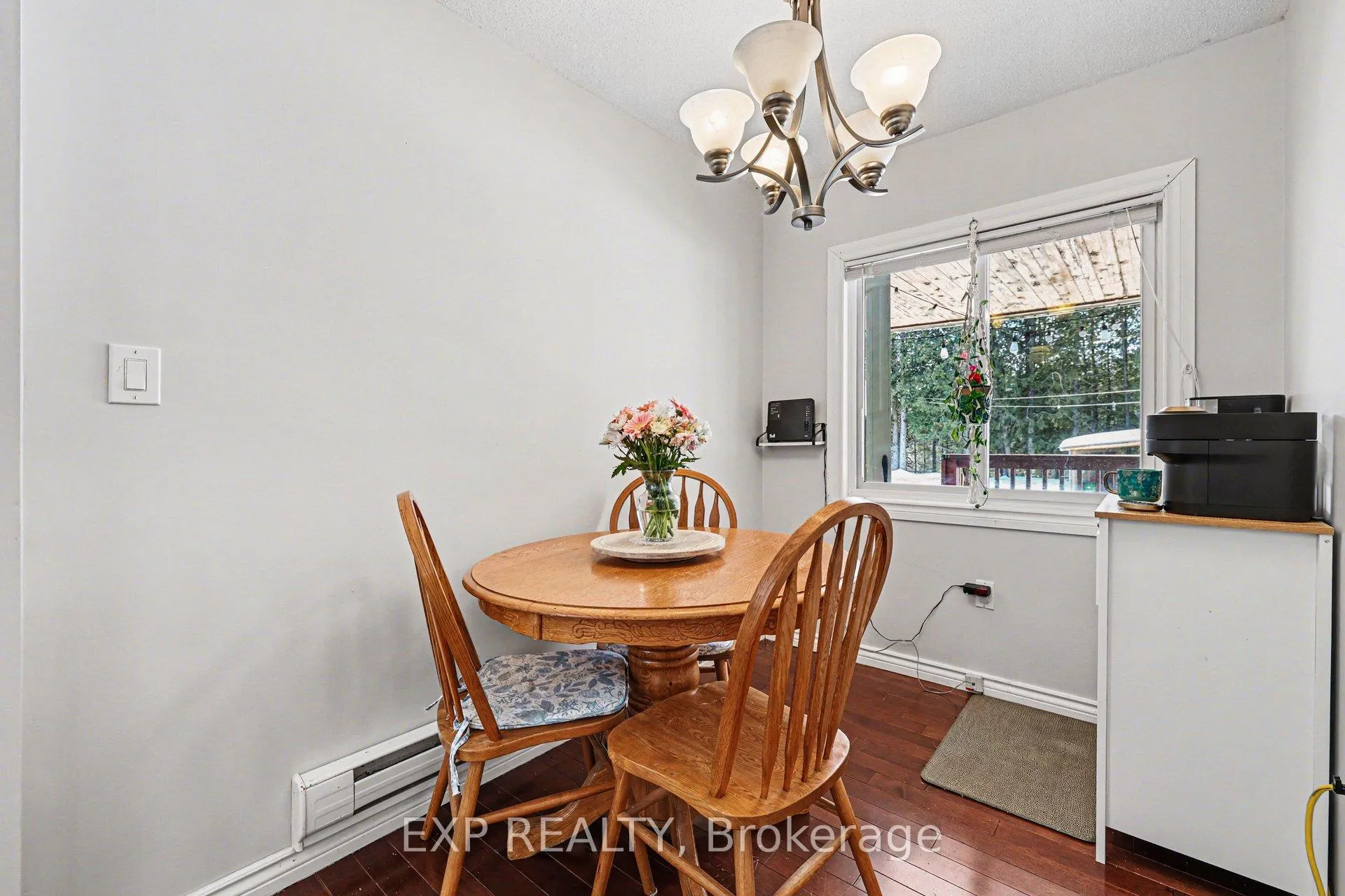 Photo 6 of 4250 511 Highway, Lanark Highlands, Lanark Highlands (Lanark) Twp — HOMEH