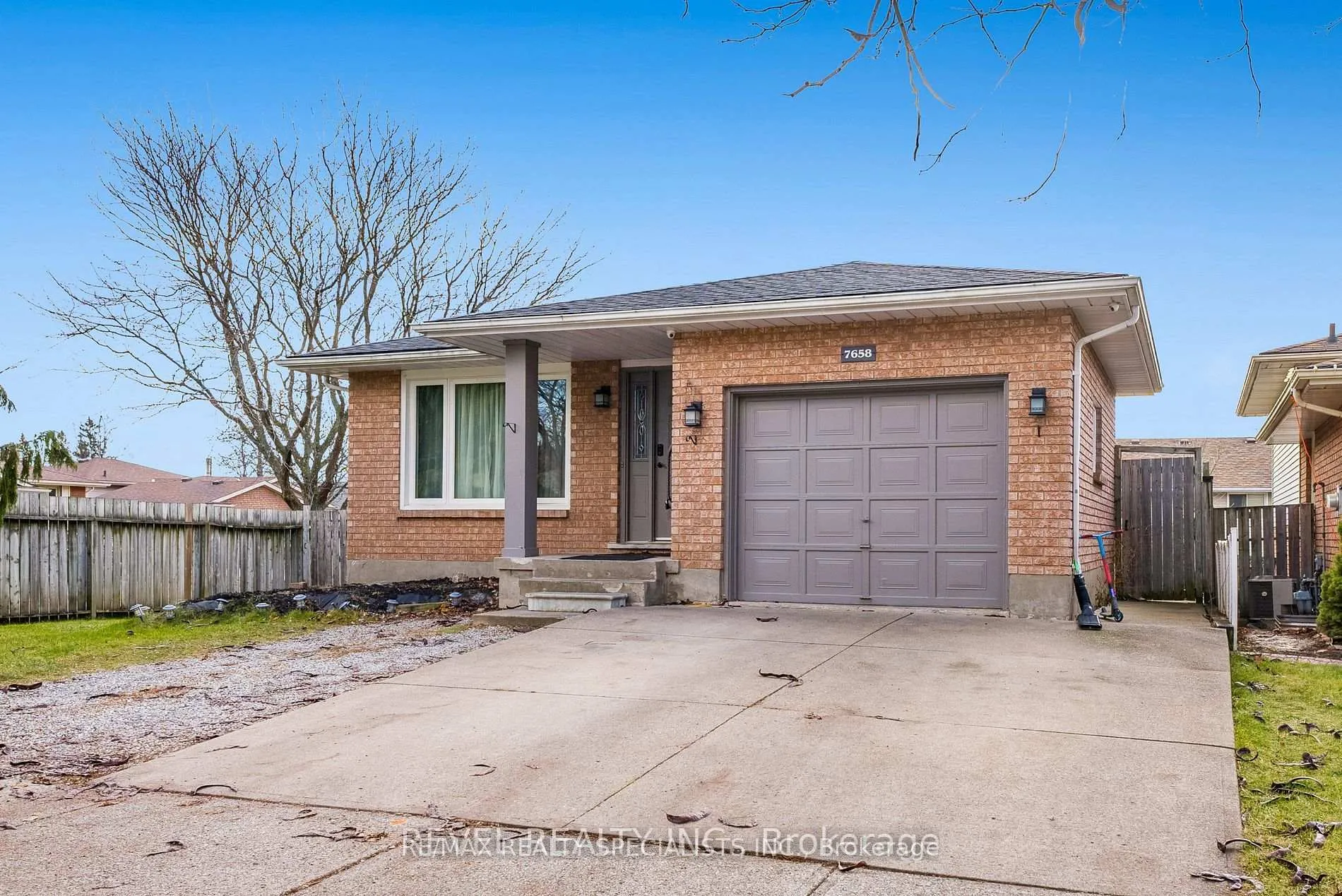 Photo 2 of Unit MAIN, 7658 Cavendish Drive, Niagara Falls, West Wood — HOMEH