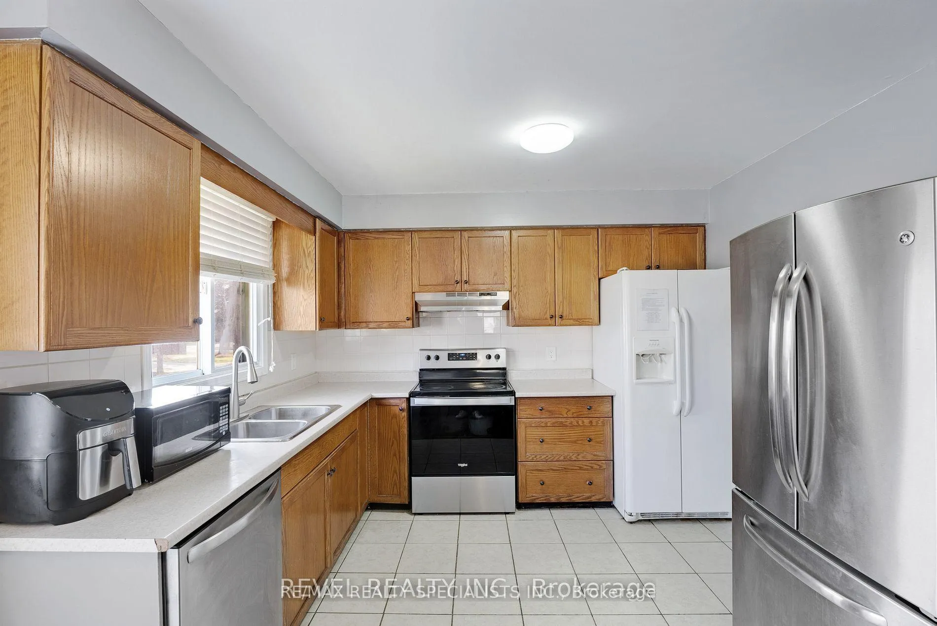Photo 11 of Unit MAIN, 7658 Cavendish Drive, Niagara Falls, West Wood — HOMEH