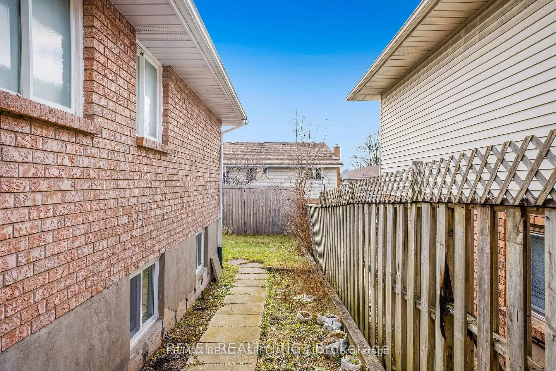 Photo 22 of Unit MAIN, 7658 Cavendish Drive, Niagara Falls, West Wood — HOMEH