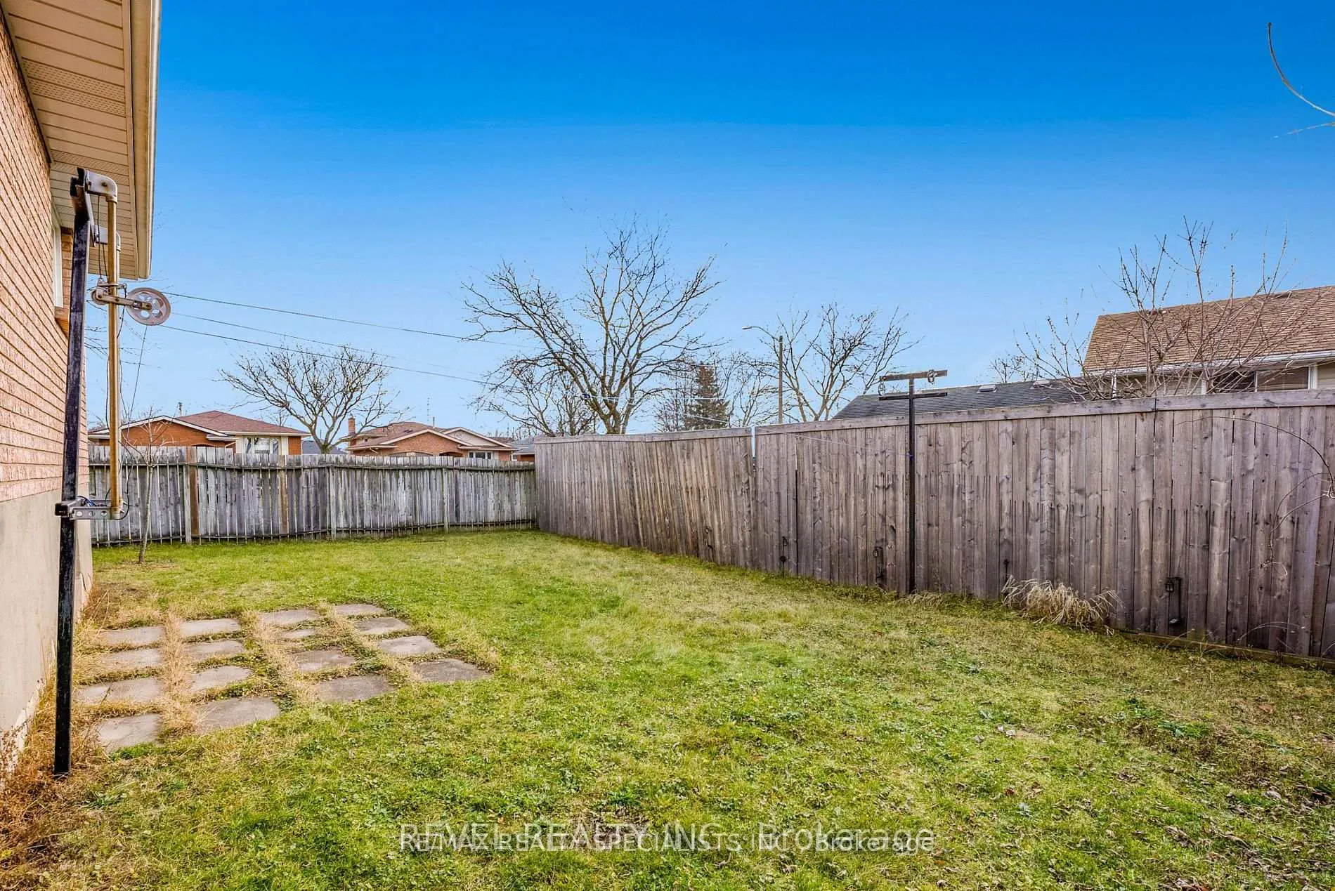 Photo 23 of Unit MAIN, 7658 Cavendish Drive, Niagara Falls, West Wood — HOMEH