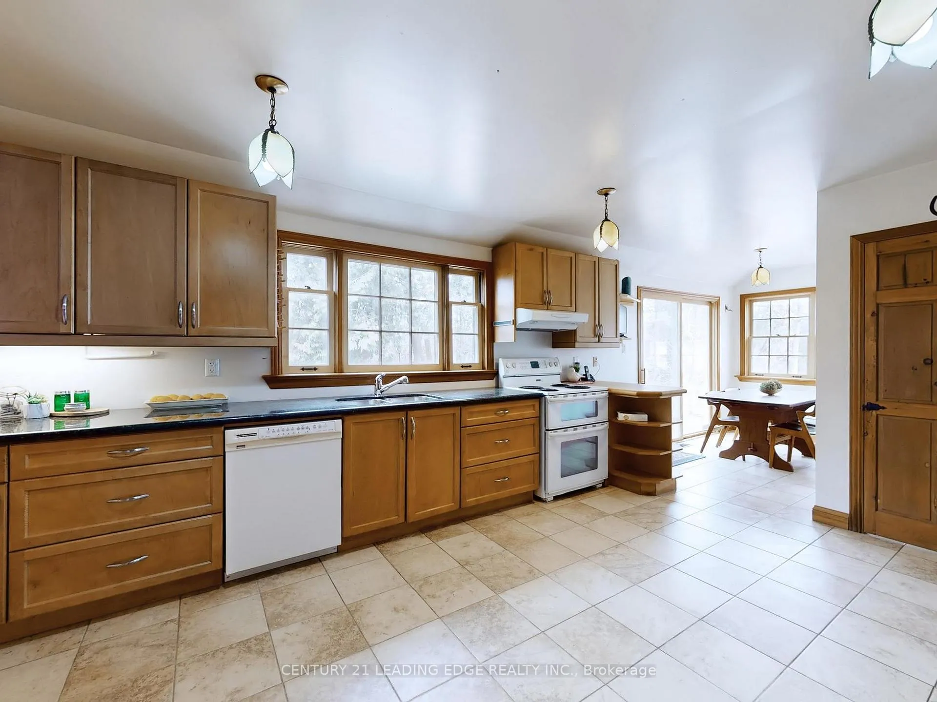 Photo 17 of 26 Church Lane, Markham, Thornhill — HOMEH