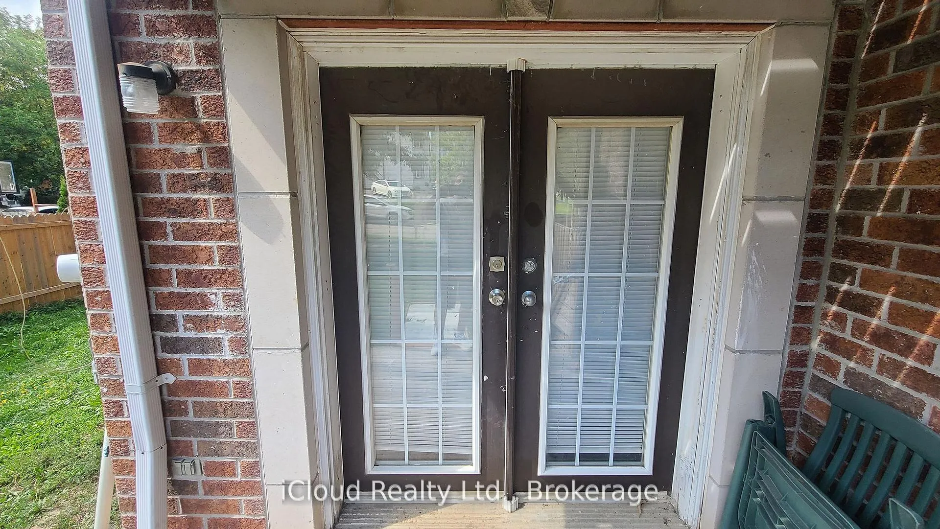 Photo 2 of 17 Joseph Street, Brampton, Downtown Brampton — HOMEH