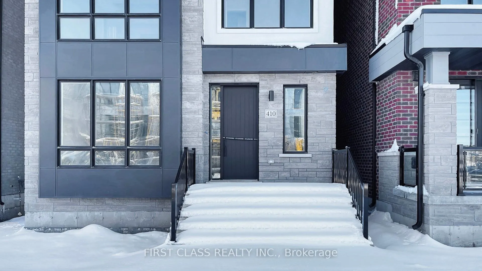 Photo 3 of 410 York Downs Boulevard, Markham, Cachet — HOMEH