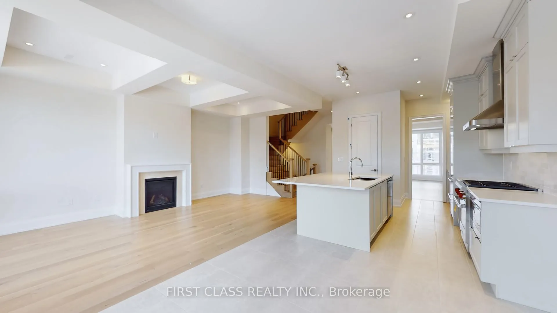 Photo 12 of 410 York Downs Boulevard, Markham, Cachet — HOMEH