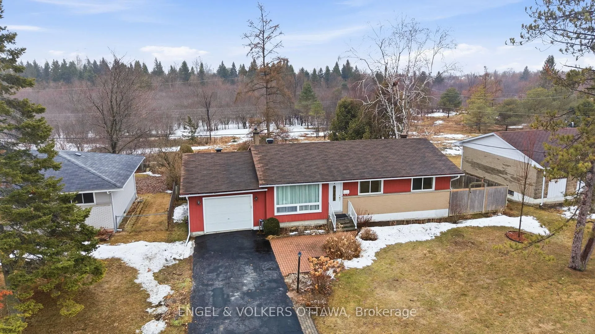 Photo 1 of 22 Parkside Crescent, Ottawa, Meadowlands/Crestview — HOMEH