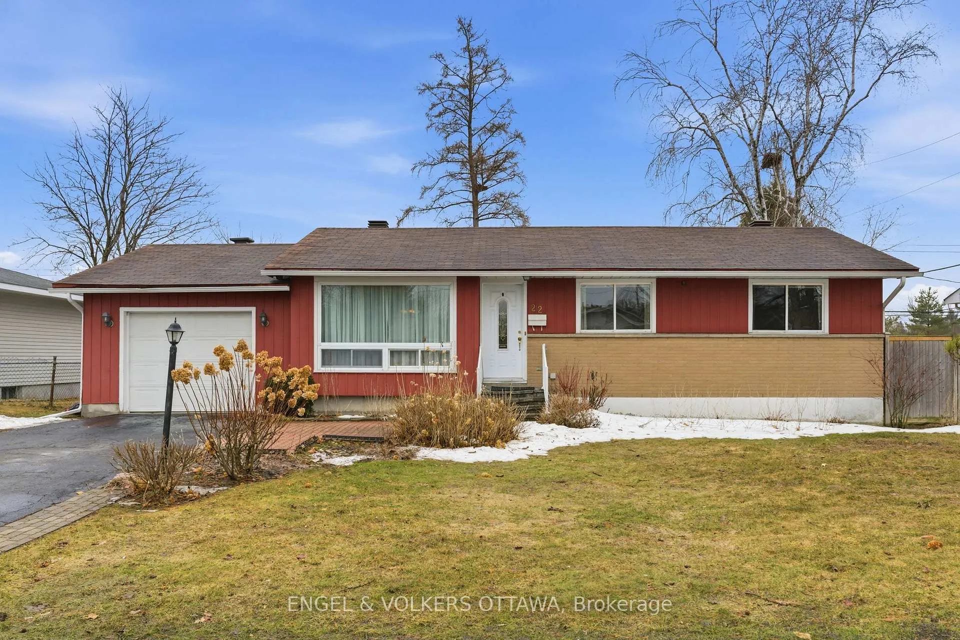 Photo 2 of 22 Parkside Crescent, Ottawa, Meadowlands/Crestview — HOMEH
