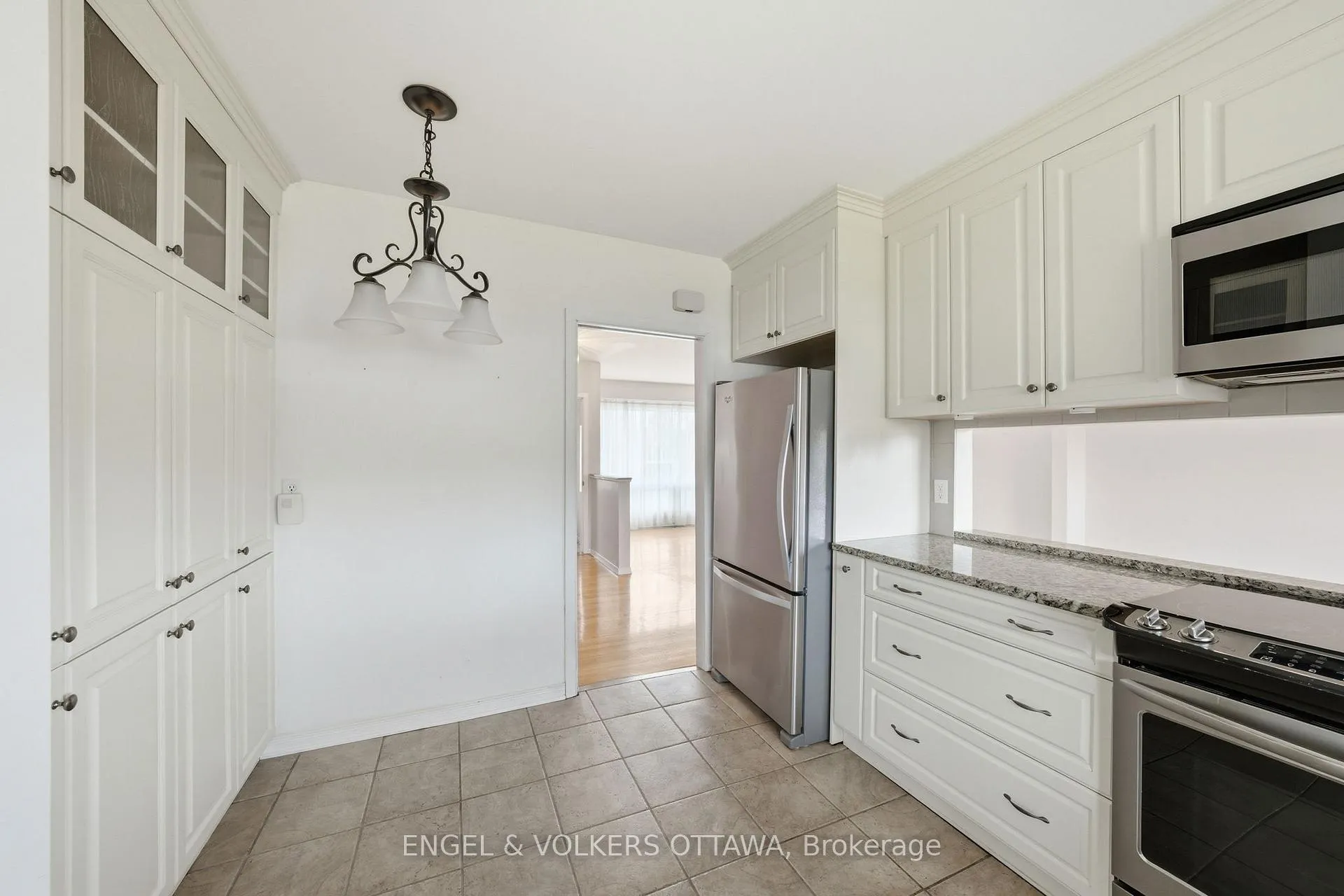 Photo 9 of 22 Parkside Crescent, Ottawa, Meadowlands/Crestview — HOMEH