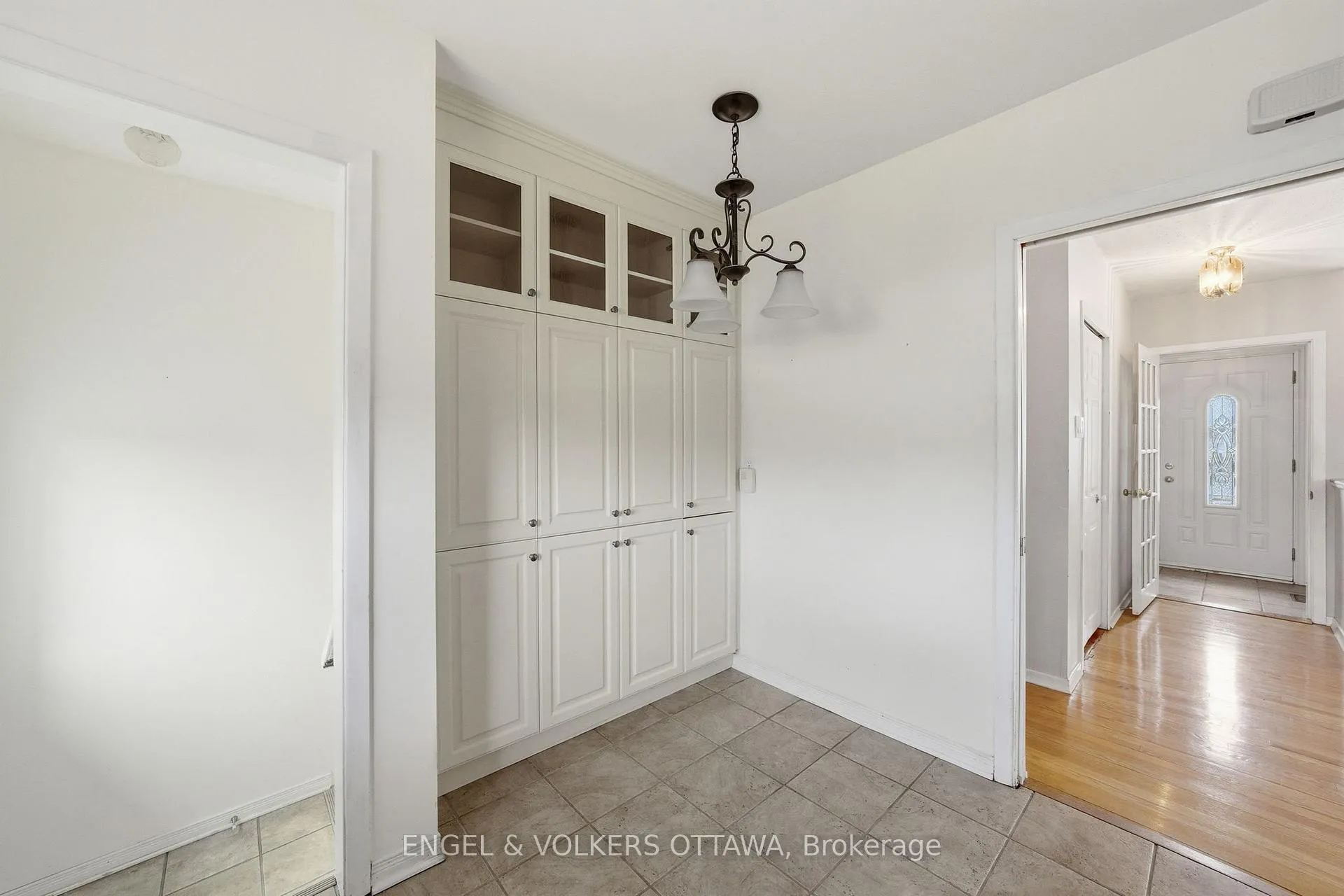 Photo 10 of 22 Parkside Crescent, Ottawa, Meadowlands/Crestview — HOMEH
