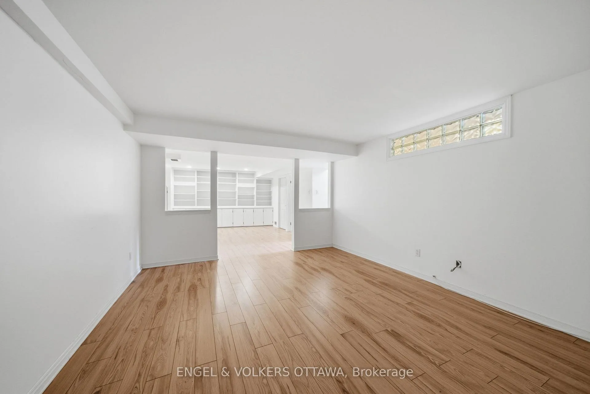 Photo 18 of 22 Parkside Crescent, Ottawa, Meadowlands/Crestview — HOMEH