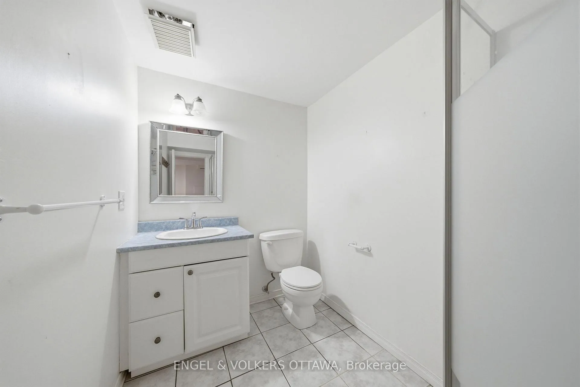 Photo 20 of 22 Parkside Crescent, Ottawa, Meadowlands/Crestview — HOMEH