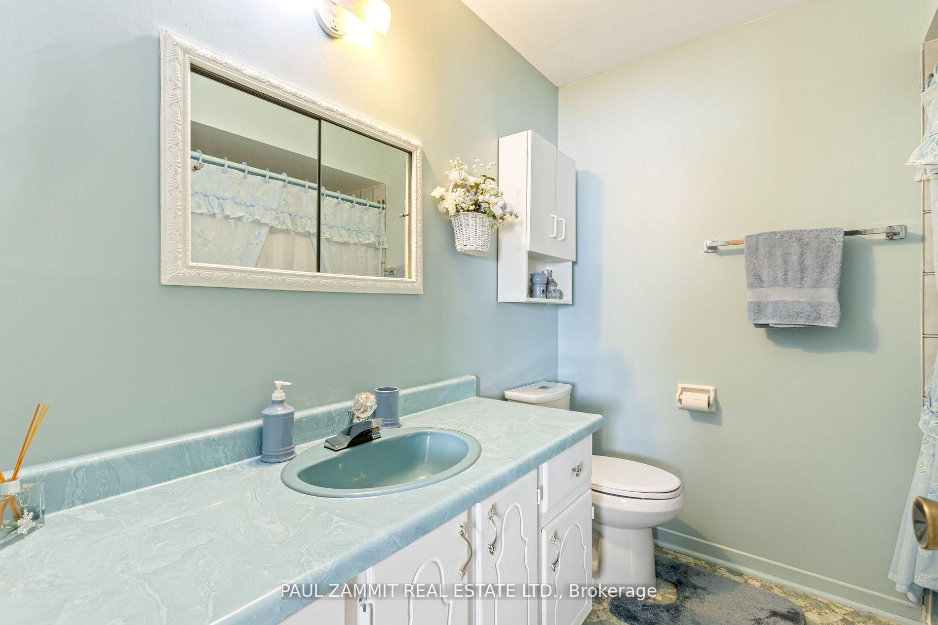 Photo 13 of 50 Lilac Avenue, Markham, Aileen-Willowbrook — HOMEH