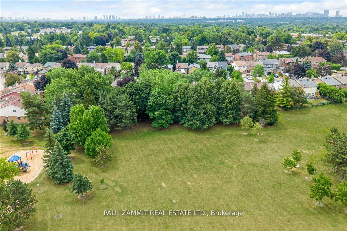 Photo 24 of 50 Lilac Avenue, Markham, Aileen-Willowbrook — HOMEH