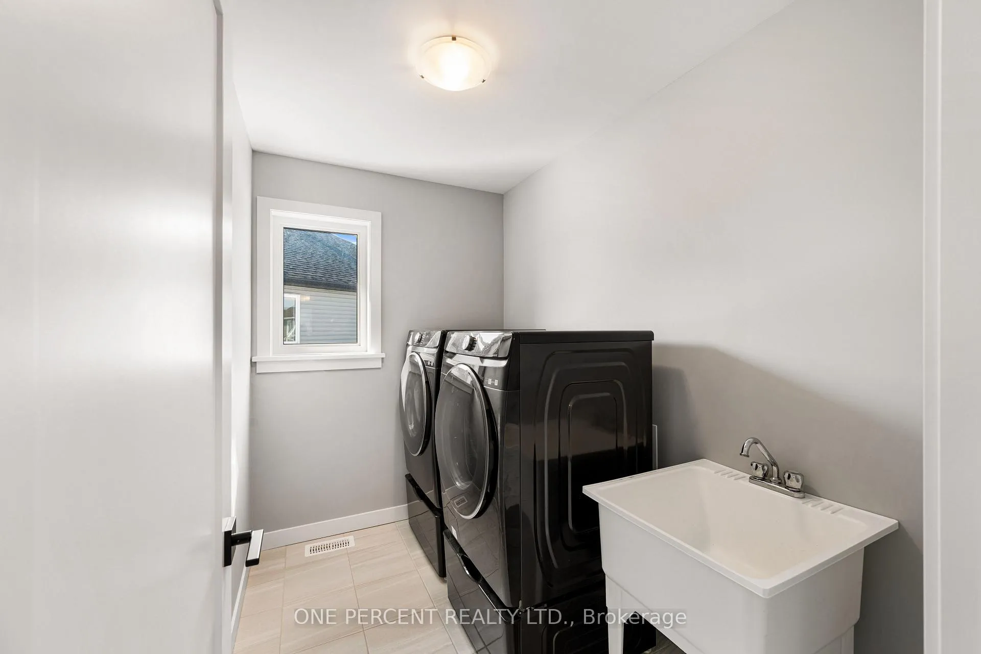 Photo 33 of 26 Stanzel Drive, Carleton Place — HOMEH