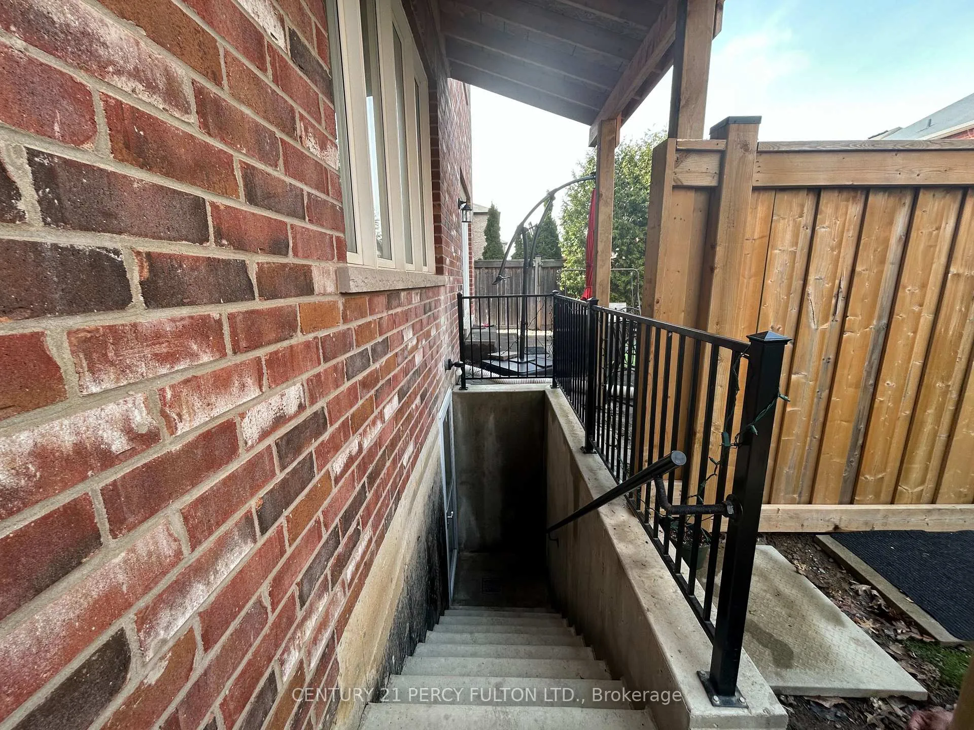 Photo 10 of 169 Savoline Boulevard, Milton, Scott — HOMEH