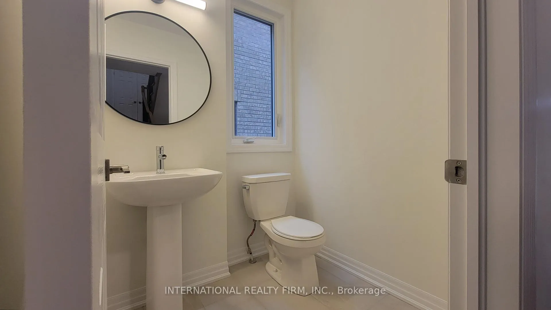 Photo 8 of 143 Northglen Boulevard, Clarington, Bowmanville — HOMEH