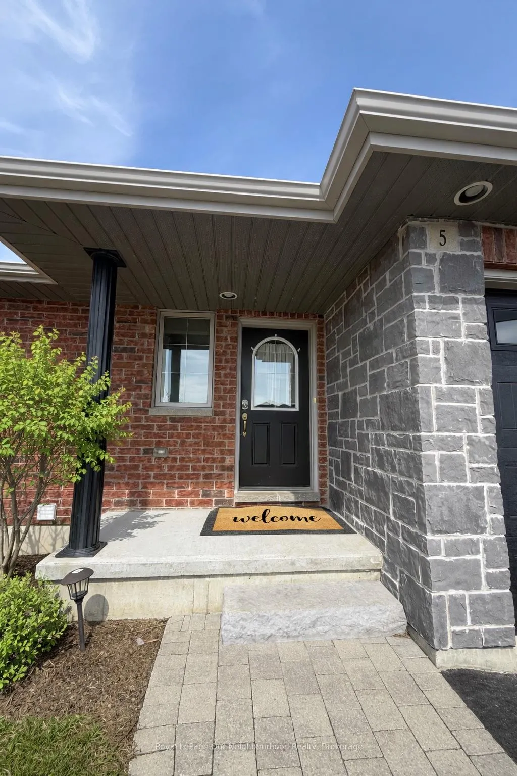 Photo 2 of 5 Mcintosh Crescent W, Quinte West, Murray Ward — HOMEH