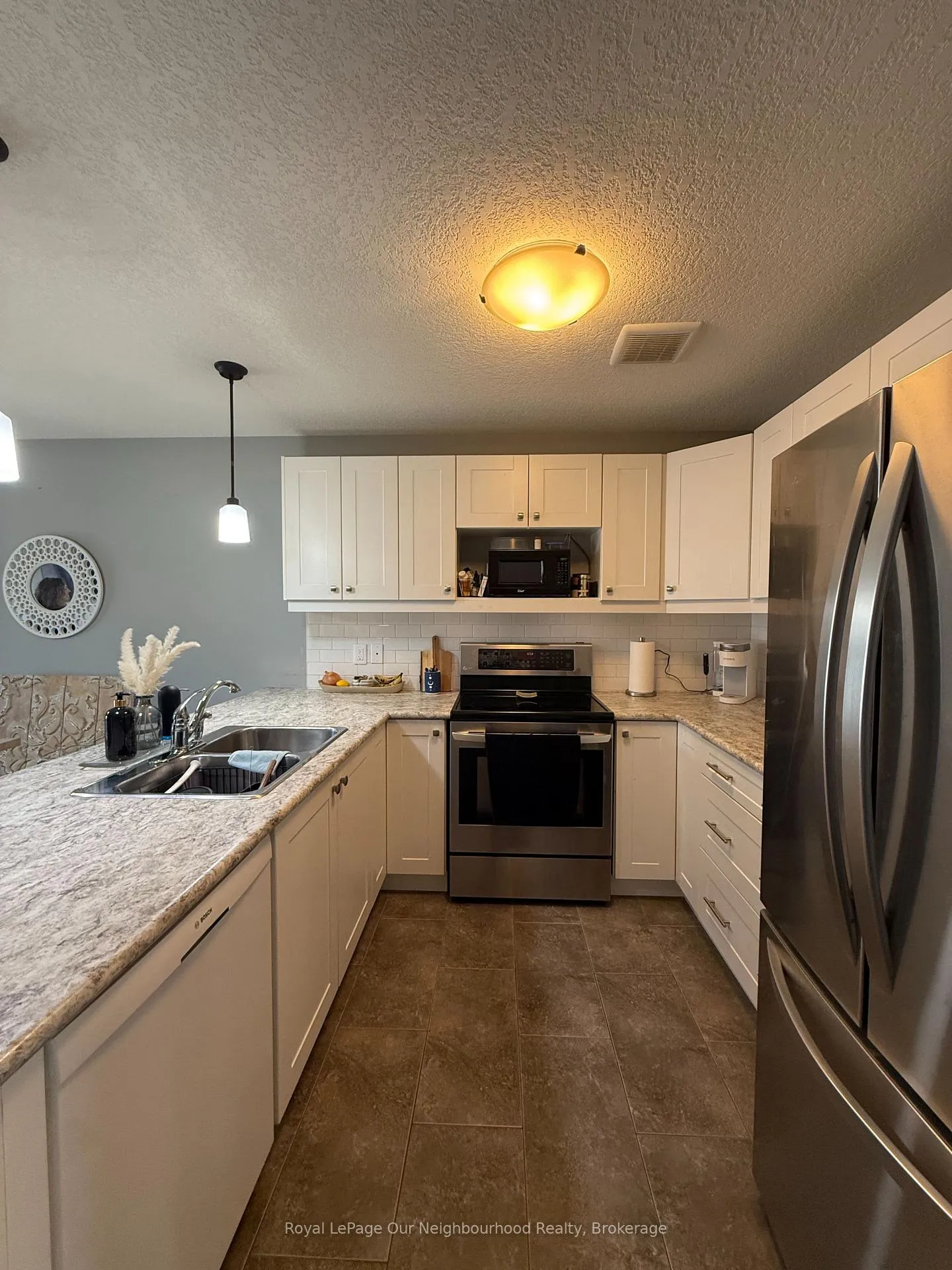 Photo 7 of 5 Mcintosh Crescent W, Quinte West, Murray Ward — HOMEH