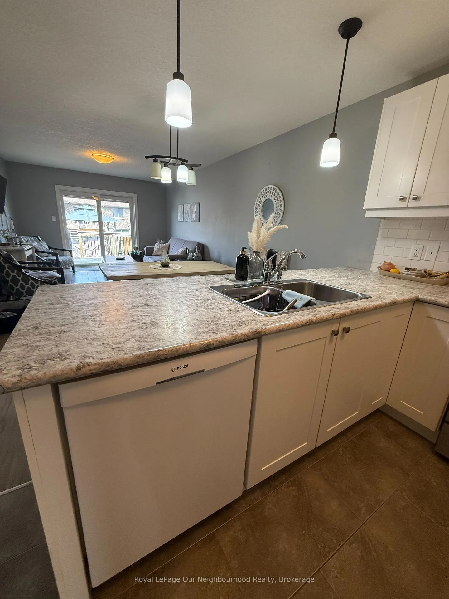 Photo 9 of 5 Mcintosh Crescent W, Quinte West, Murray Ward — HOMEH