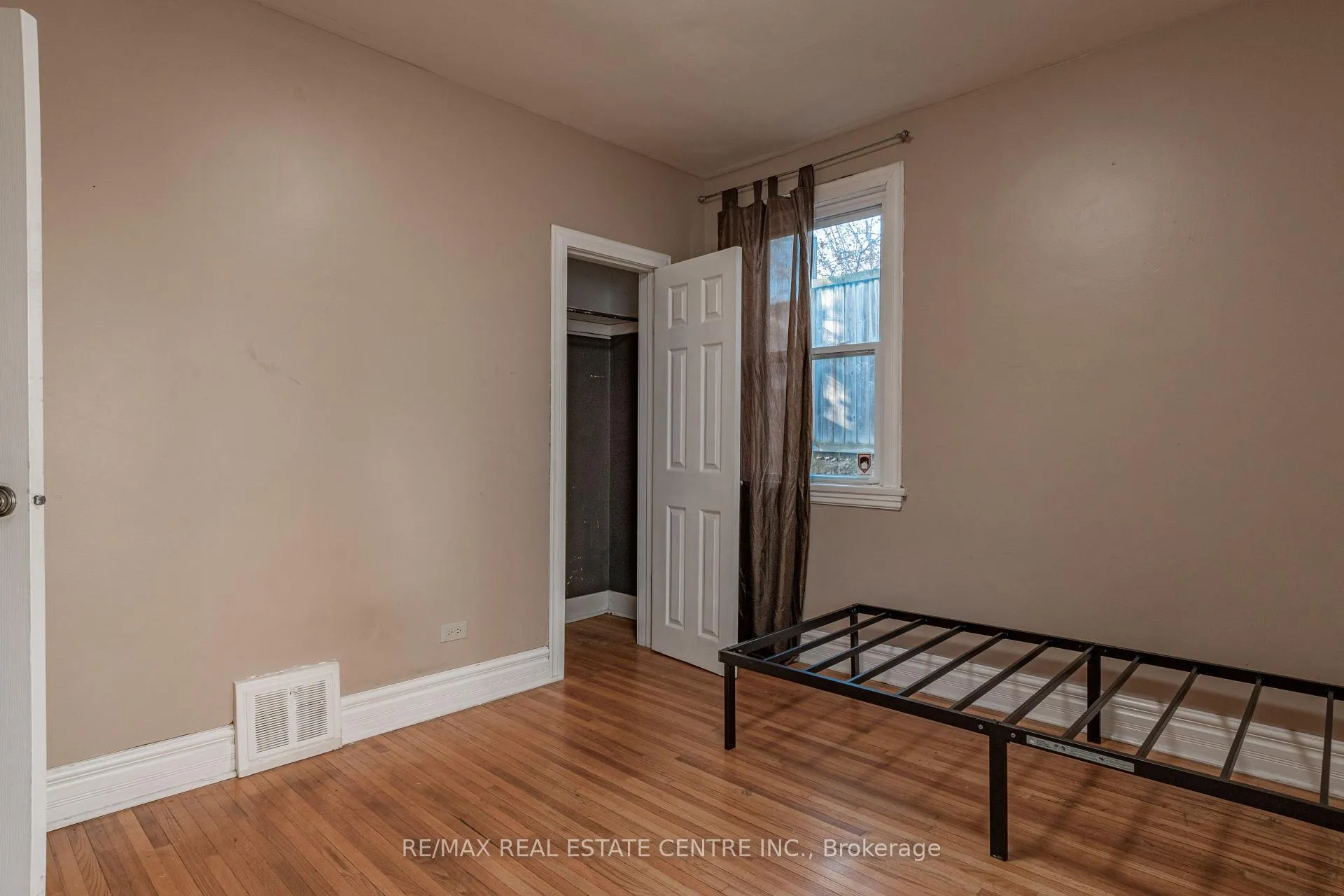 Photo 16 of Unit Main/Upper, 280 London Street, Peterborough, Town Ward 3 — HOMEH