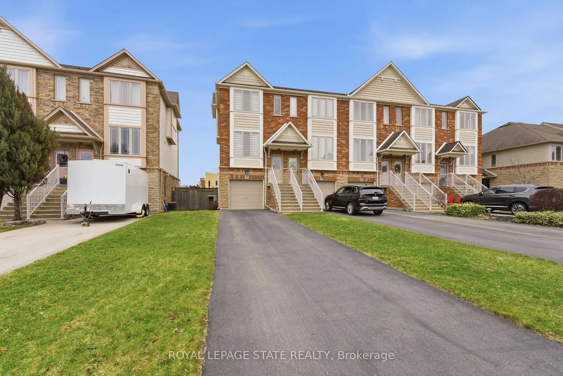 Photo 1 of 17 Hemlock Way, Grimsby, Grimsby West — HOMEH