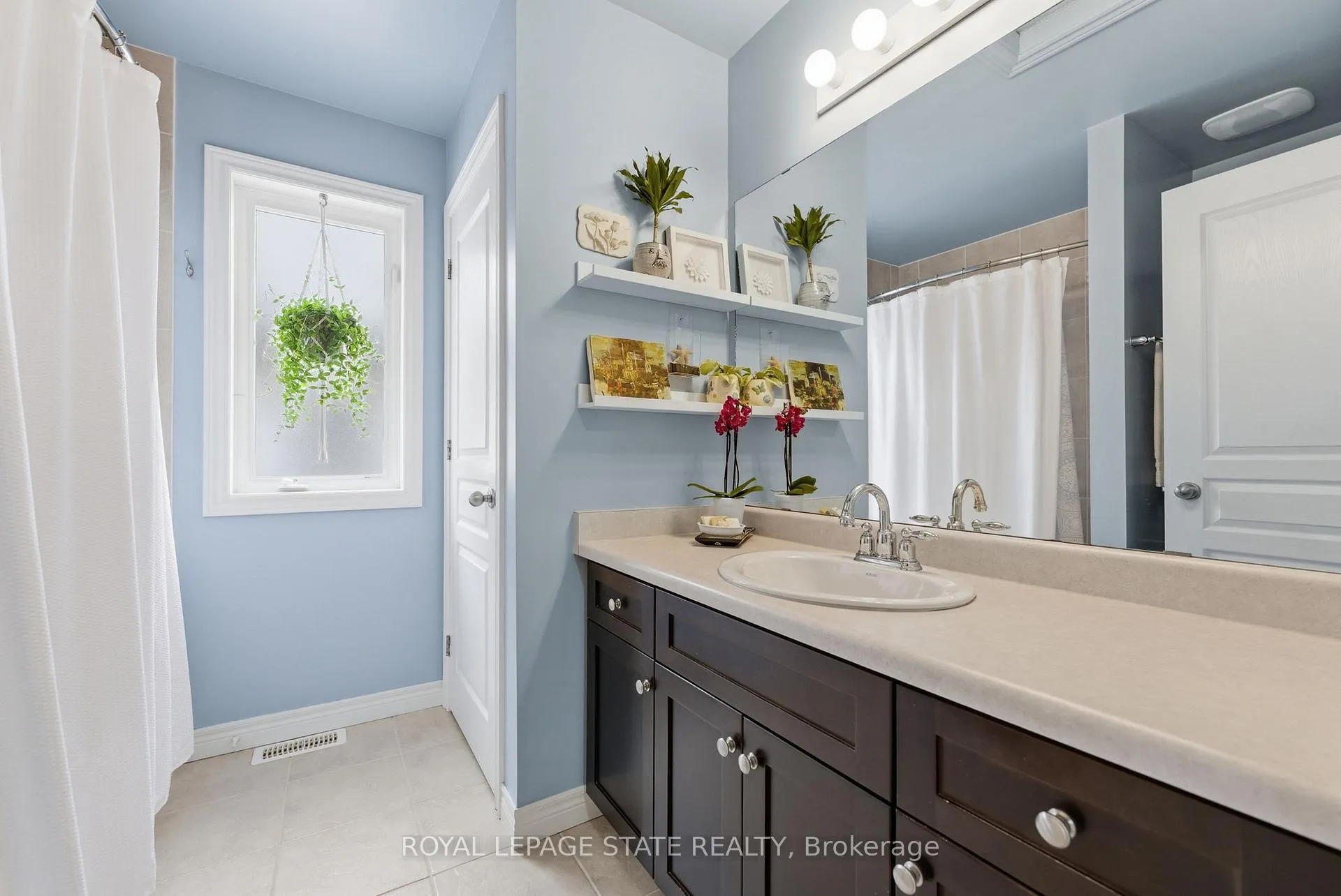 Photo 11 of 17 Hemlock Way, Grimsby, Grimsby West — HOMEH