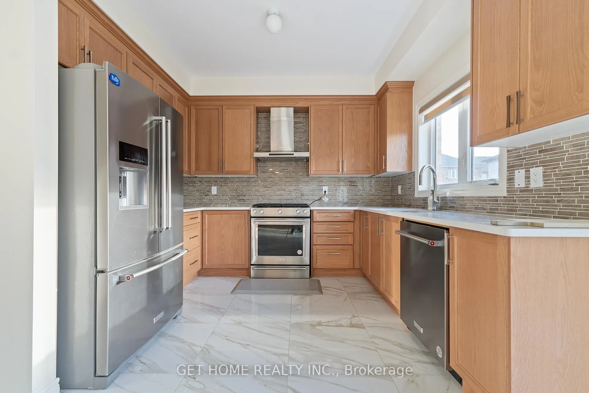 Photo 12 of 1212 Drinkle Crescent, Oshawa, Eastdale — HOMEH