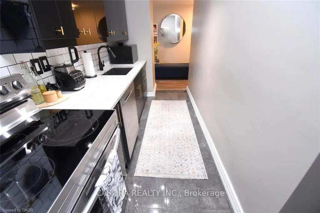 Photo 4 of Unit 11, 15 Nicklaus Drive, Hamilton, Vincent — HOMEH