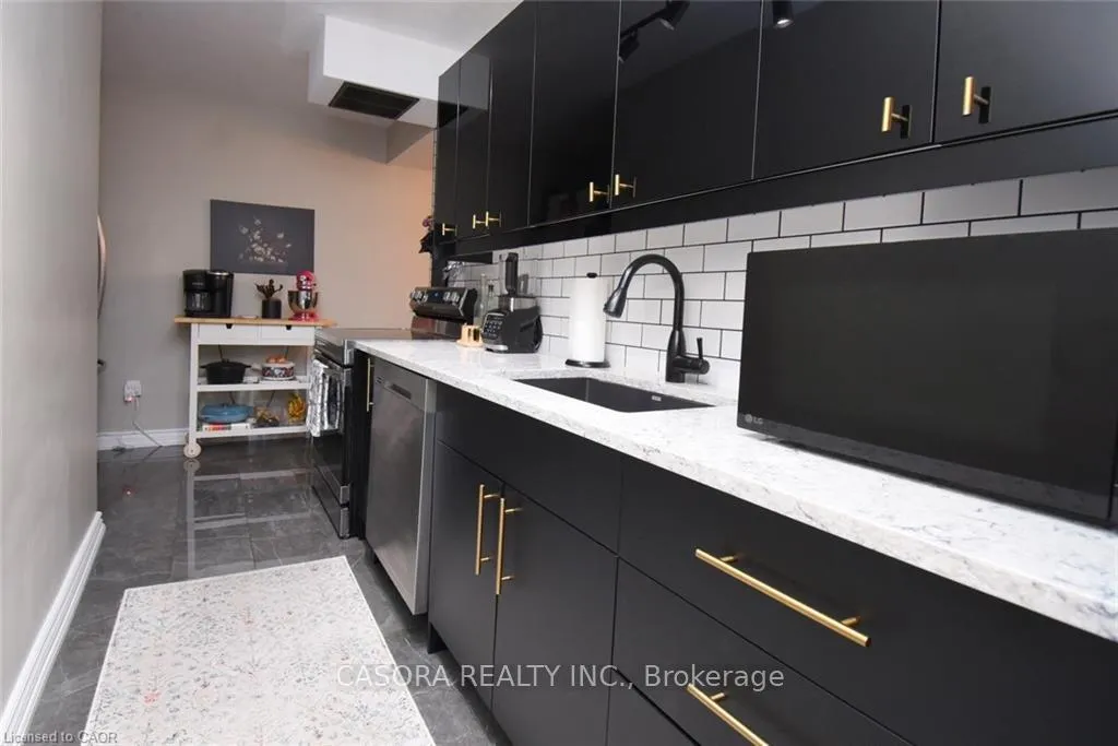 Photo 7 of Unit 11, 15 Nicklaus Drive, Hamilton, Vincent — HOMEH