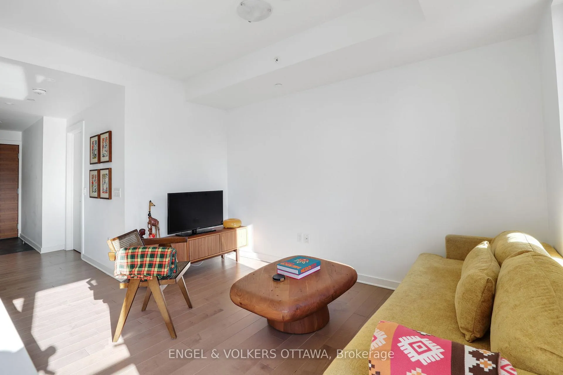 Photo 5 of Unit 308, 135 Barrette Street, Ottawa, Vanier — HOMEH