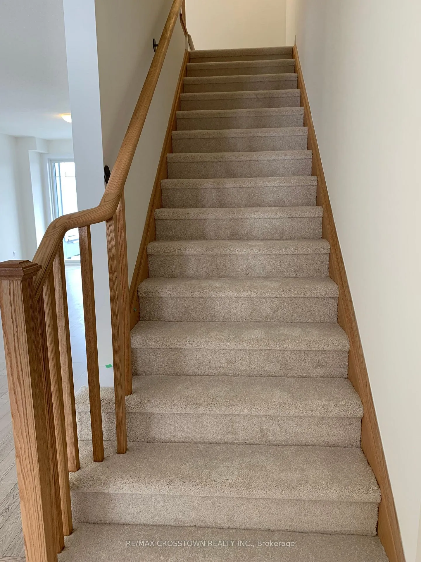 Photo 3 of 548 Hudson Crescent, Midland — HOMEH