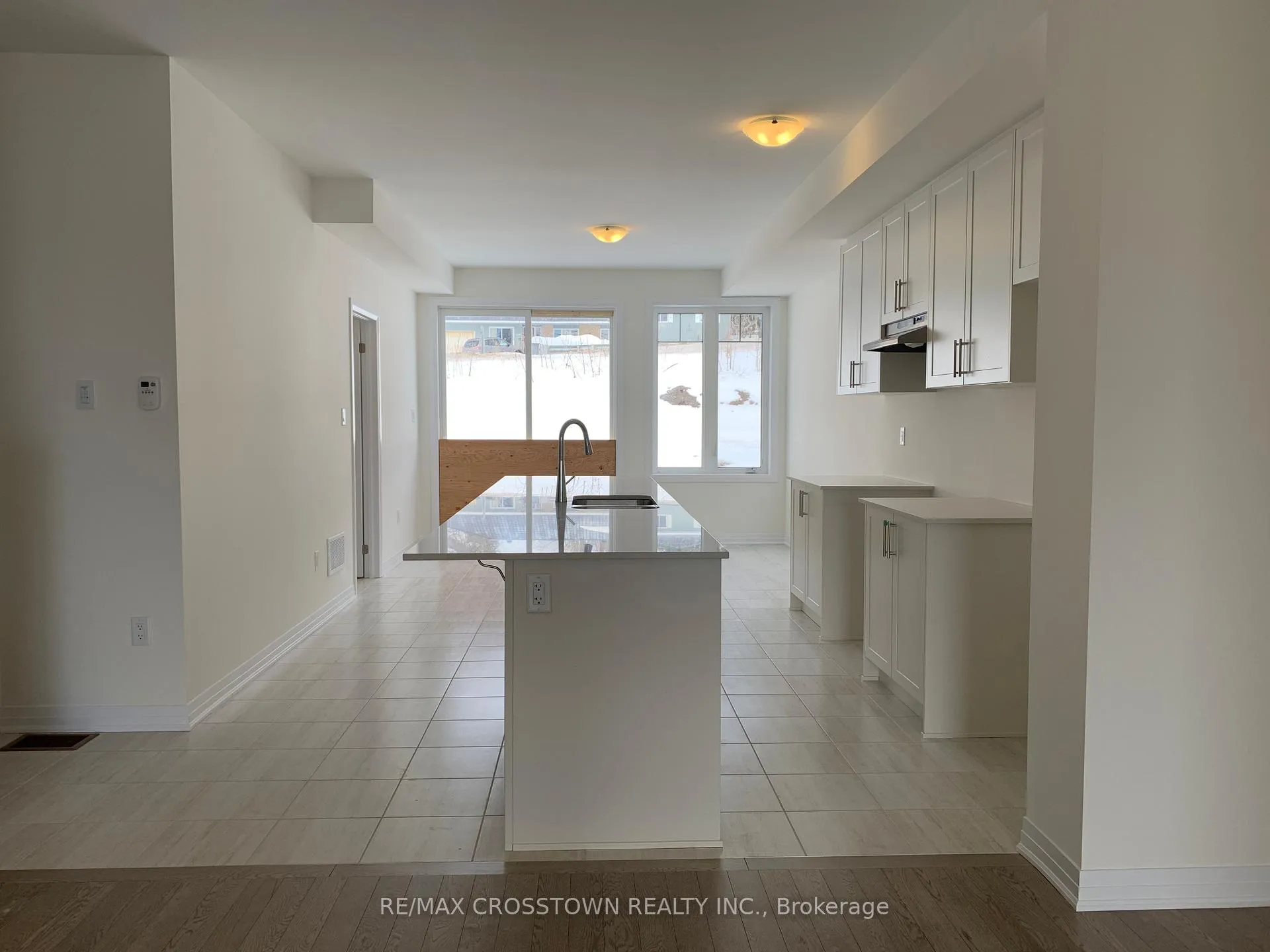 Photo 5 of 548 Hudson Crescent, Midland — HOMEH