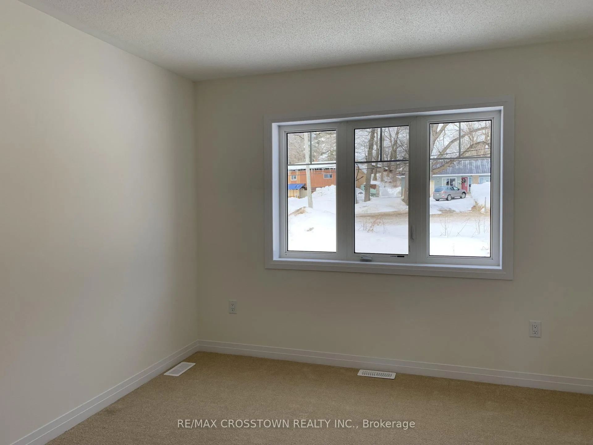 Photo 15 of 548 Hudson Crescent, Midland — HOMEH