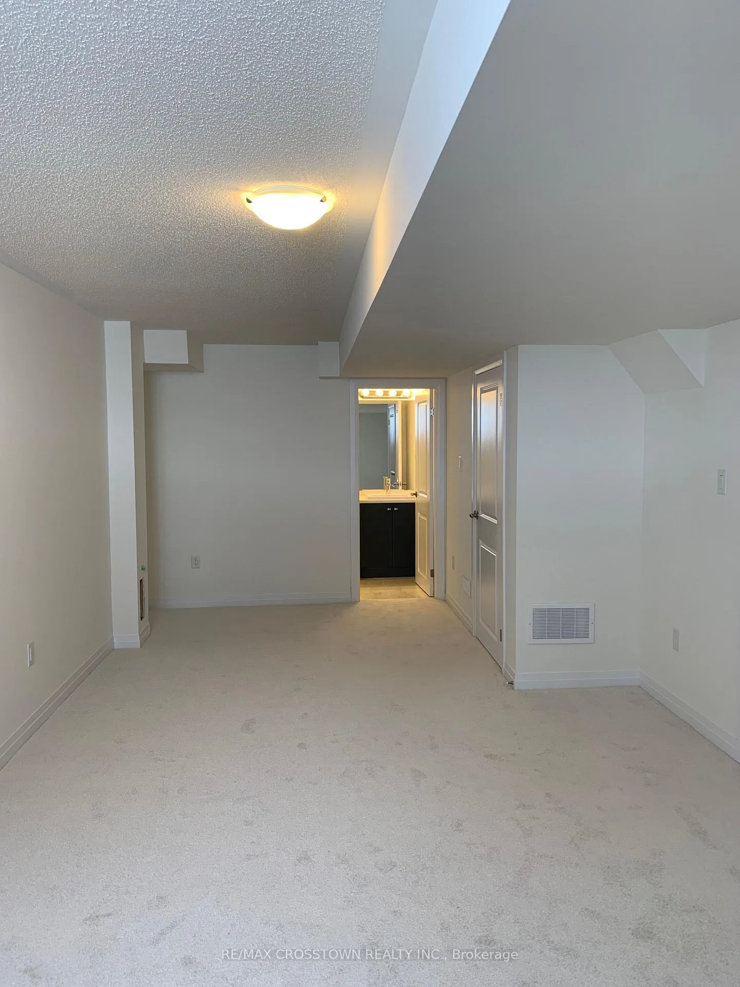 Photo 21 of 548 Hudson Crescent, Midland — HOMEH