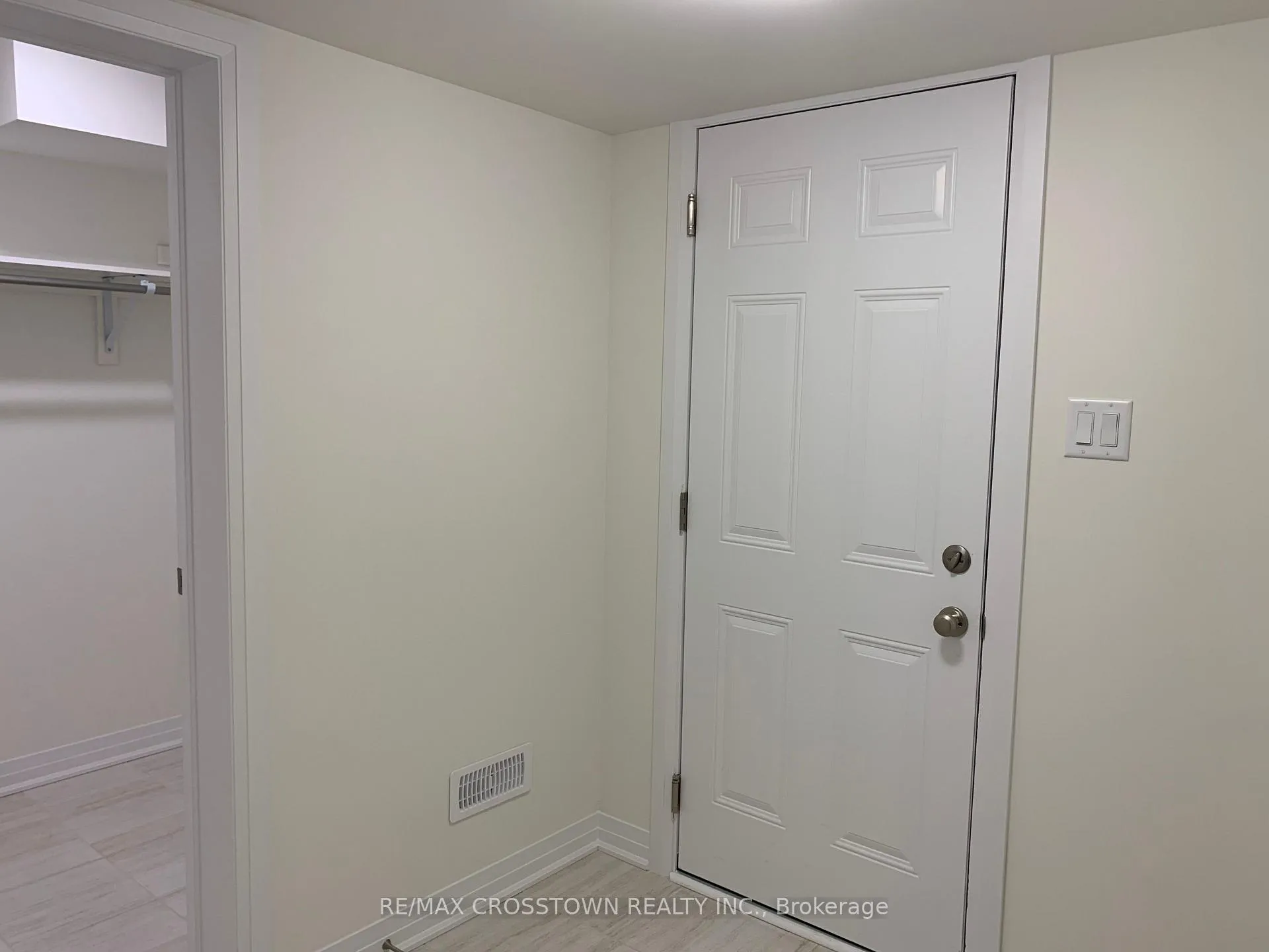 Photo 24 of 548 Hudson Crescent, Midland — HOMEH