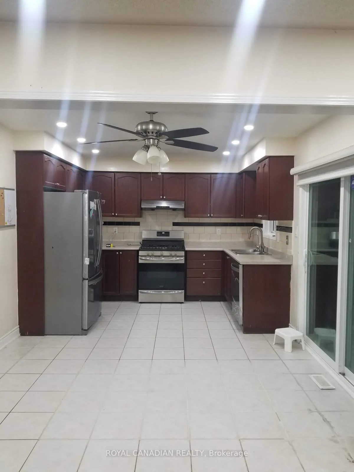 Photo 5 of 289 Edenbrook Hill Drive, Brampton, Fletcher's Meadow — HOMEH