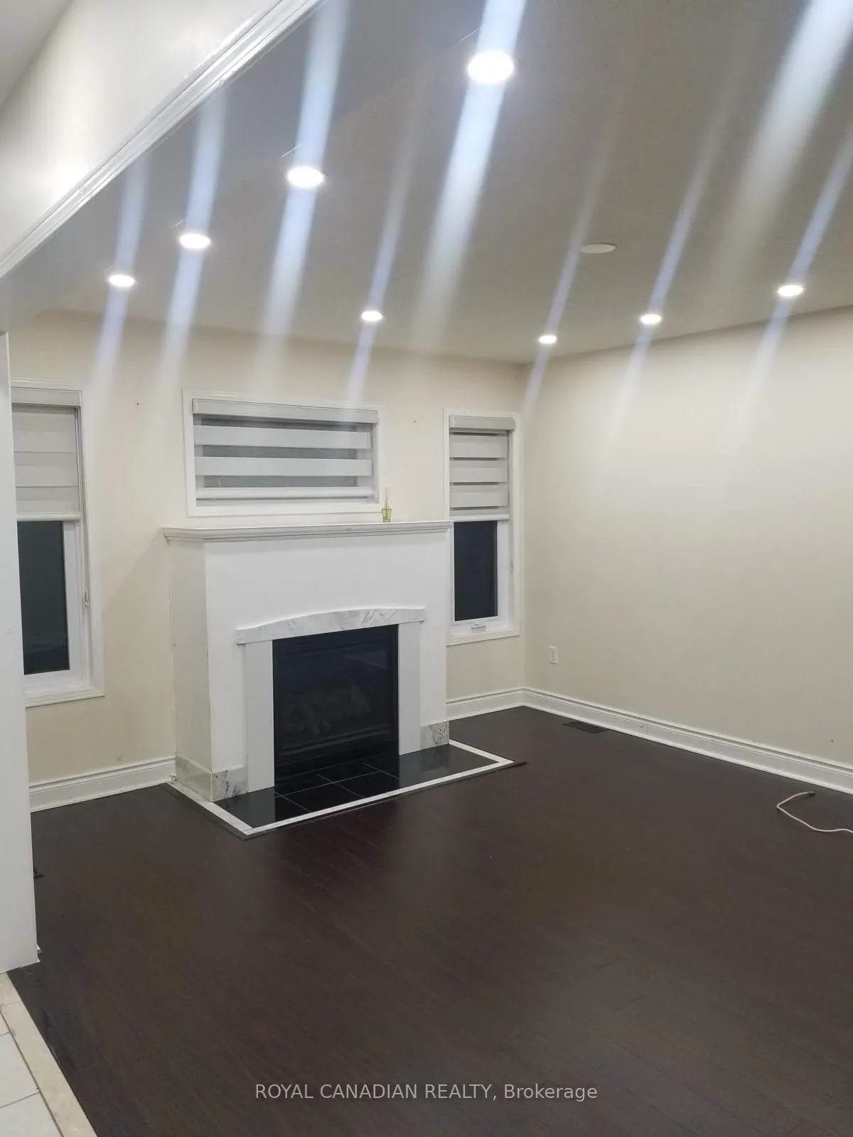 Photo 6 of 289 Edenbrook Hill Drive, Brampton, Fletcher's Meadow — HOMEH