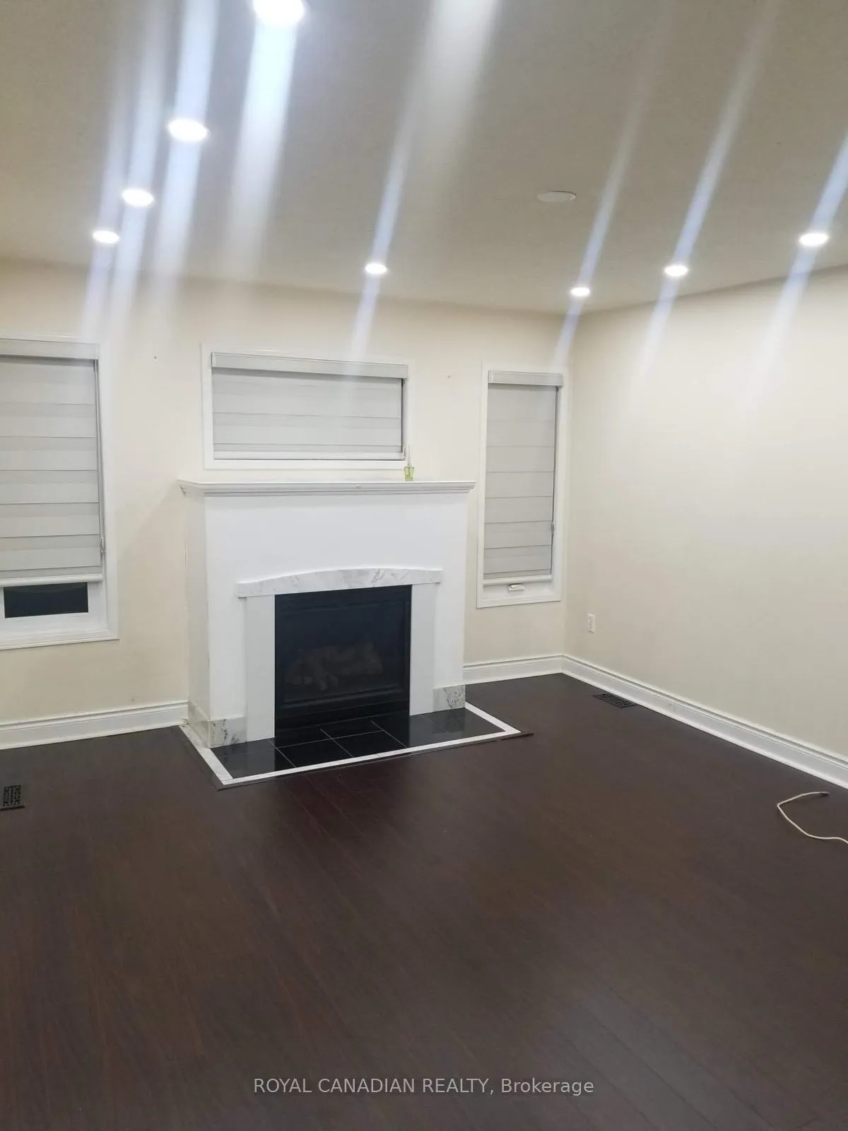 Photo 8 of 289 Edenbrook Hill Drive, Brampton, Fletcher's Meadow — HOMEH