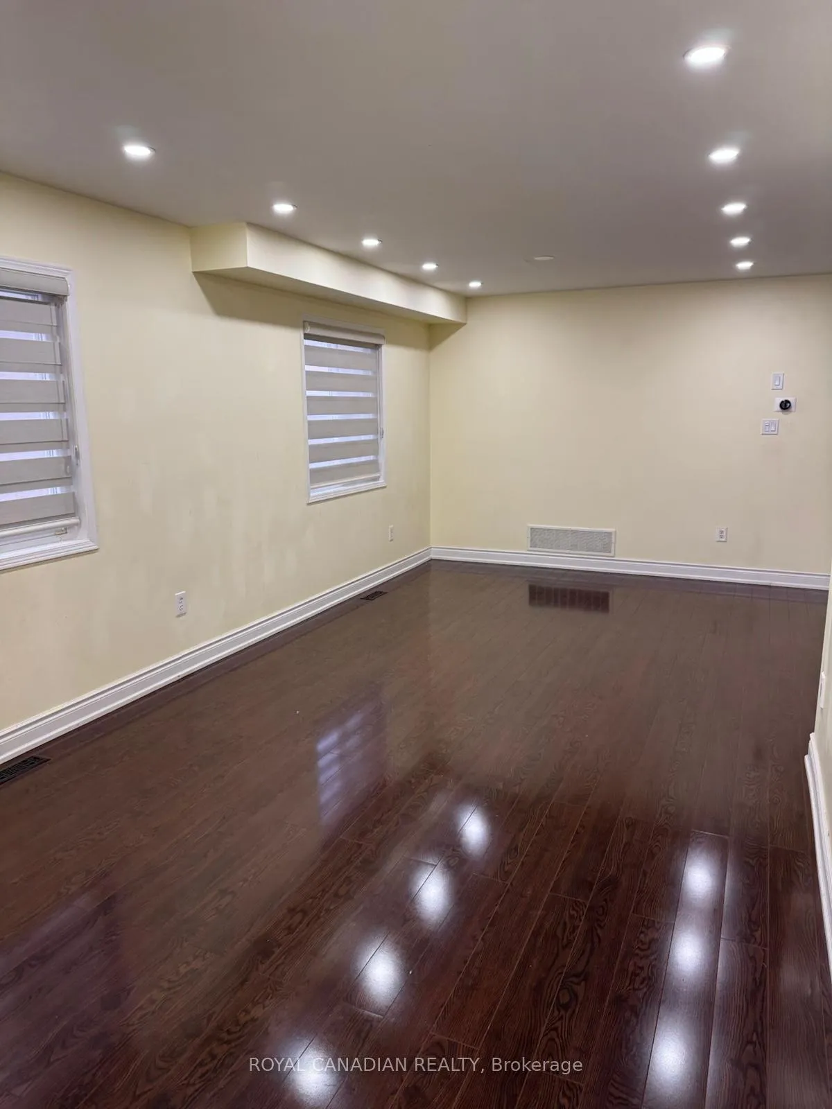Photo 10 of 289 Edenbrook Hill Drive, Brampton, Fletcher's Meadow — HOMEH