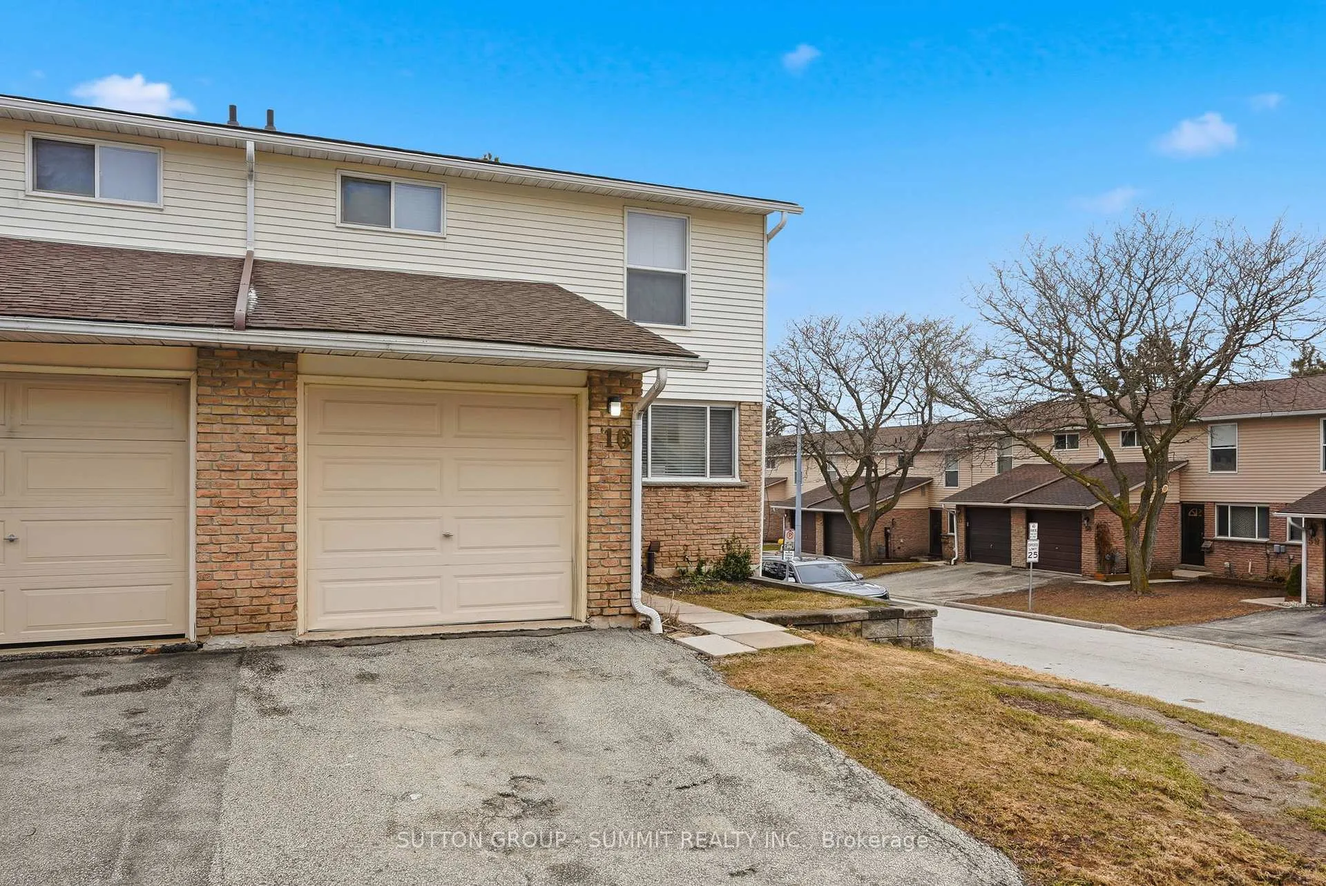 Photo 2 of 16 Lamson Crescent, Owen Sound — HOMEH